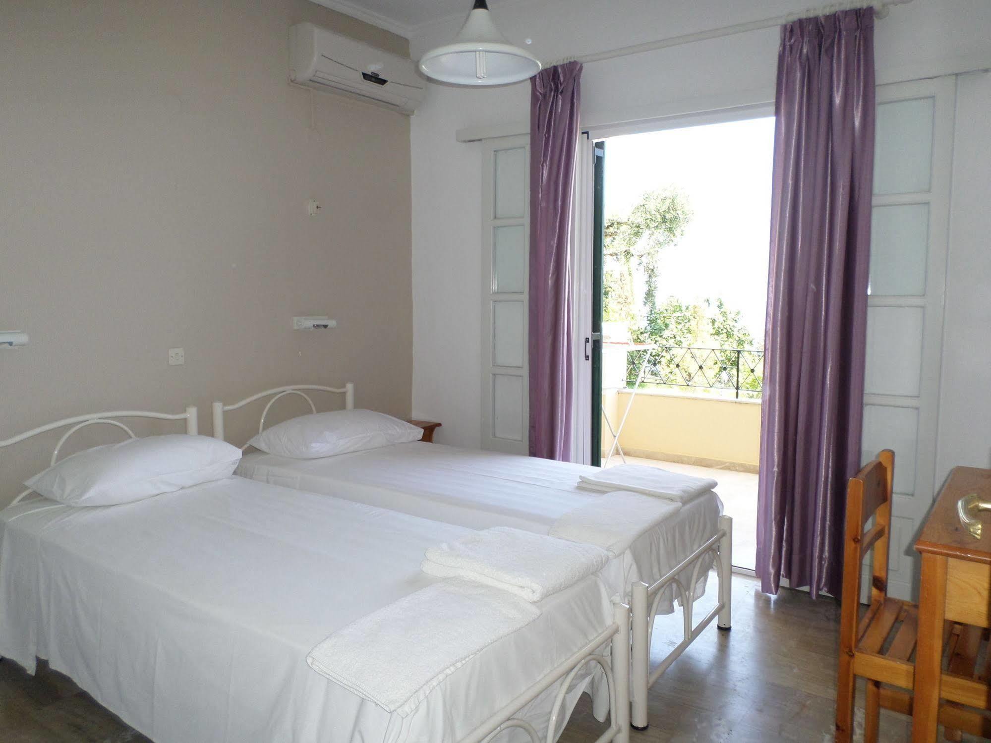 Aparthotel Rising Sun & Benitses (Corfu)